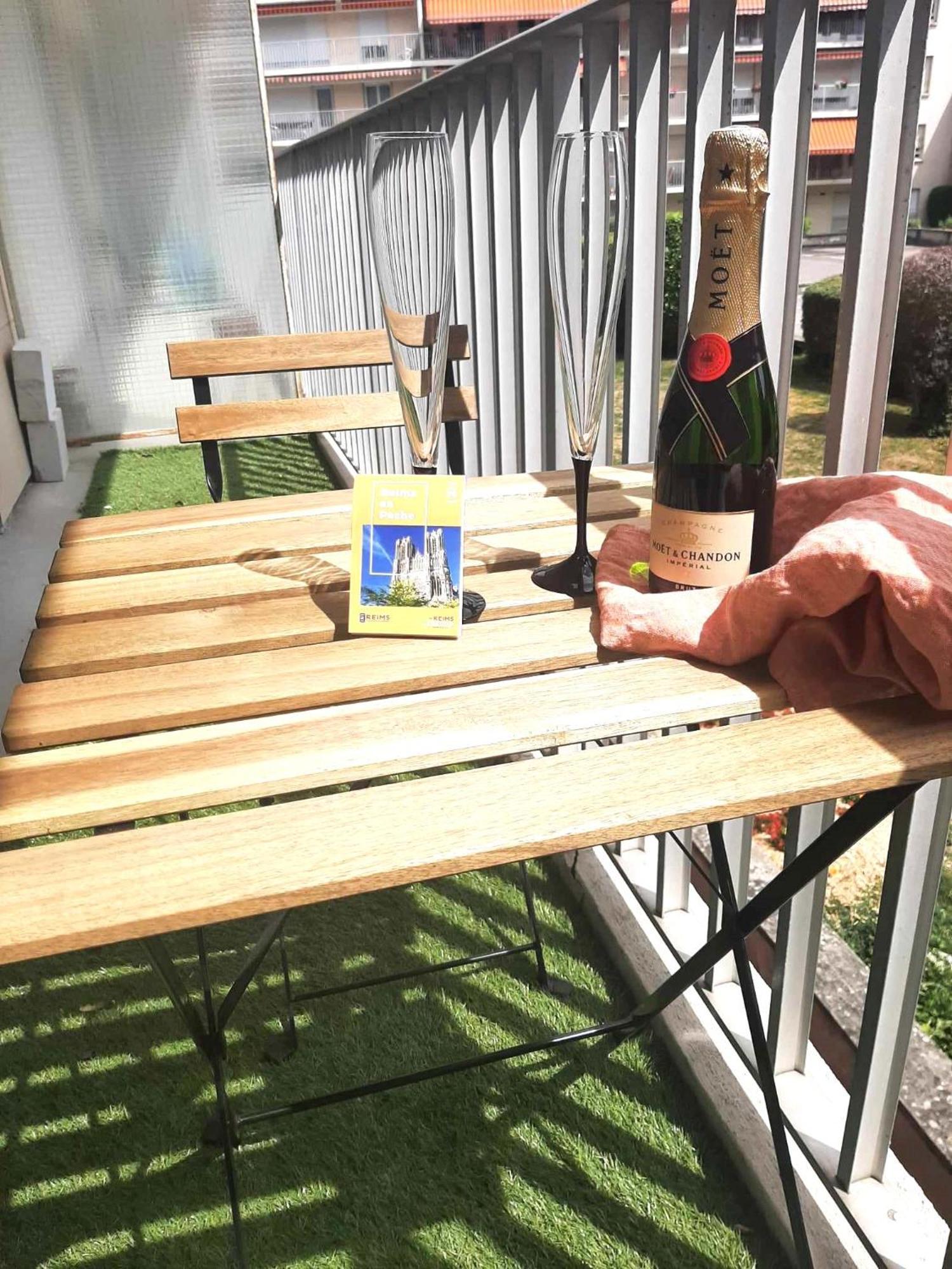 Au Havre Des Sacres - Balcon - Proximite Centre Apartment Reims Luaran gambar